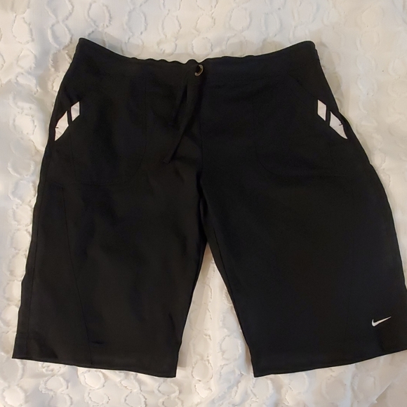 Nike shorts L(12-14) - Picture 1 of 6